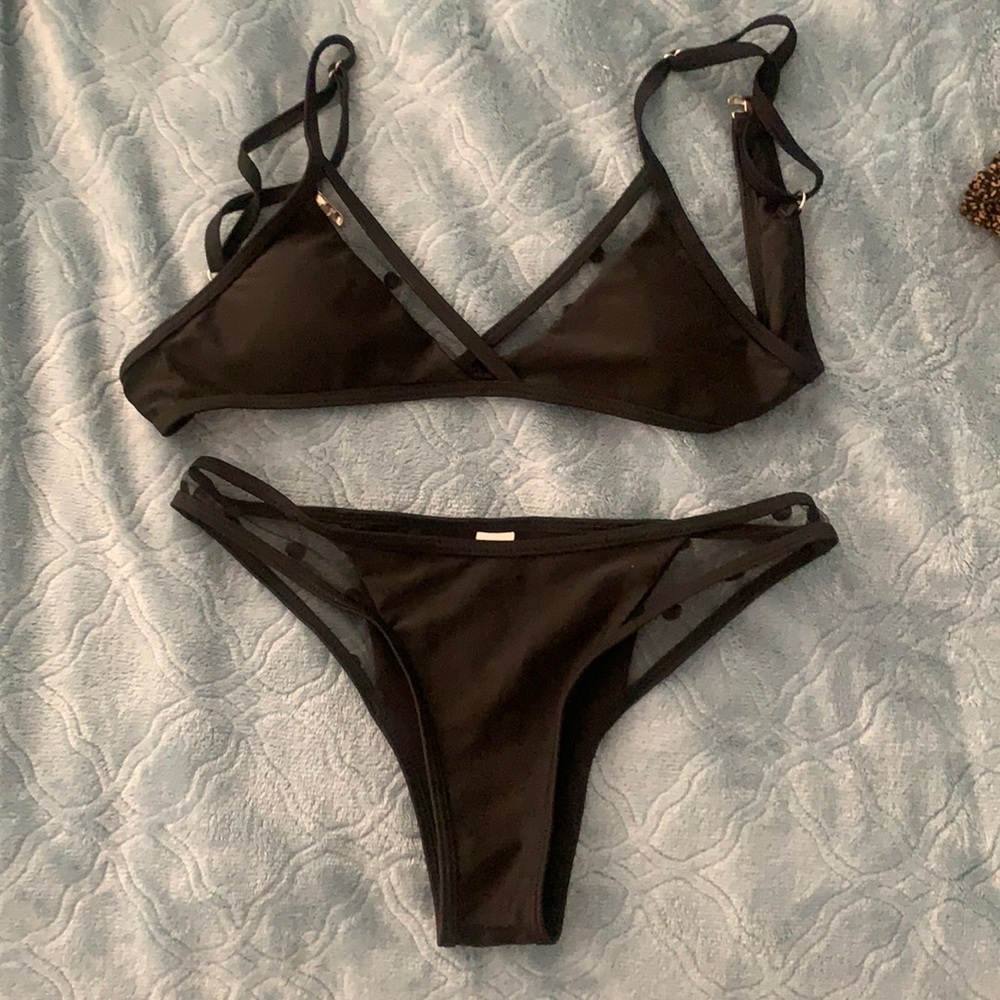 Bikini, black, says medium but top is small